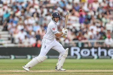 İngiltere 'den Joe Root, Rothesay Test Maçı' nın dördüncü gününde İngiltere, Trent Bridge, Nottingham, İngiltere 'de Batı Hint Adaları' na karşı maç yapıyor. 21 Temmuz 2024