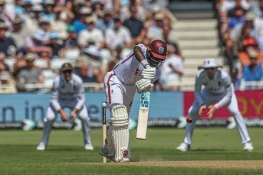 Batı Hint Adaları 'ndan Kirk McKenzie, İngiltere' nin Nottingham kentindeki Trent Bridge 'de oynanan 2. Rothesay Test Maçı' nda 4 tur attı.