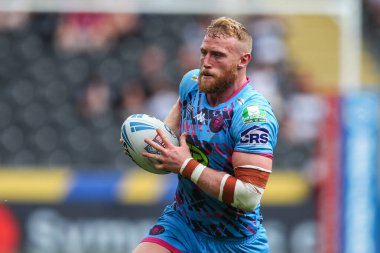 Wigan Warriors takımından Luke Thompson, 20 Temmuz 2024 'te MKM Stadyumu' nda oynanan Betfred Süper Ligi karşılaşmasında Hull FC Wigan Warriors 'a karşı.