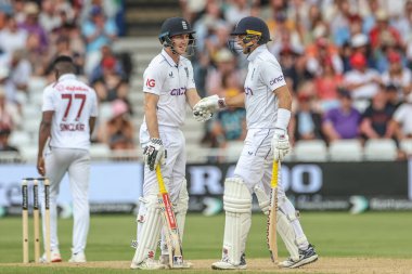 İngiltere 'den Harry Brook, İngiltere' nin Nottingham şehrinde düzenlenen Rothesay Test Maçı 'nda dört koşu koşusunda topa vurduktan sonra İngiltere' nin Batı Hint Adaları 'na karşı Trent Bridge, Nottingham, İngiltere' nin 20 Temmuz 2024 tarihli maçında topu yumrukladı.