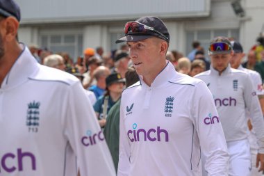 İngiltere 'den Zak Crawley, 20 Temmuz 2024' te İngiltere 'nin Trent Bridge, Nottingham' da Batı Hint Adaları 'na karşı oynadığı Rothesay Test Maçı' nda maça çıkıyor.