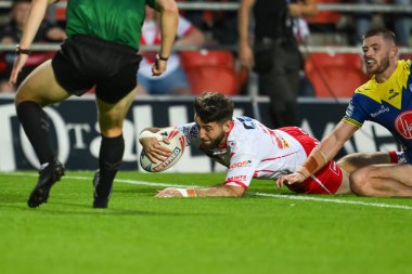 St. Helens 'ten Sam Royle, 19 Temmuz 2024' te St Helens-Warrington Wolves maçında Betfred Süper Lig müsabakasında sahaya çıkıyor.