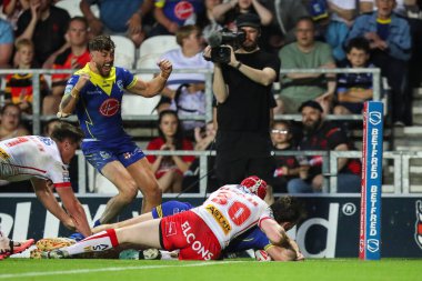 Warrington Wolves 'tan Adam Holroyd, 19 Temmuz 2024' te St Helens vs Warrington Wolves 'a karşı oynanan Betfred Süper Lig maçında 10-16' lık skora ulaştı.