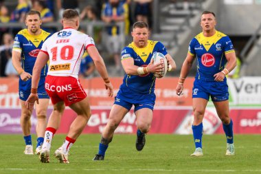 Warrington Wolves takımından Luke Yates, 19 Temmuz 2024 'te St Helens - Warrington Wolves maçında ilk raundu kazandı.