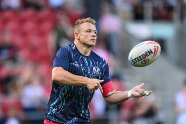 St. Helens takımından Jonny Lomax, 19 Temmuz 2024 'te St. Helens - Wicked Stadyumu' nda oynanan 18.