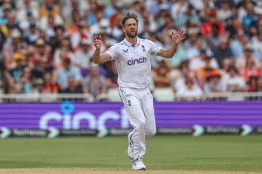 İngiliz Chris Woakes, Batı Hint Adaları 'ndan Joshua Da Silva' nın 20 Temmuz 2024 'te Trent Bridge, Nottingham, İngiltere' de oynanan Rothesay Test Maçı 'nda aldığı kale darbesinin ardından tepki gösterdi.