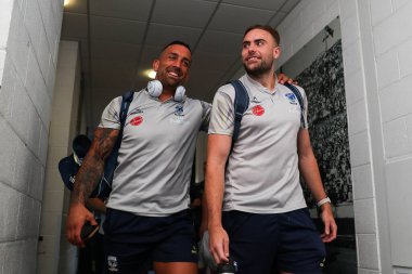 Warrington Wolves 'tan Paul Vaughan ve Warrington Wolves' tan James Harrison, 19 Temmuz 2024 'te St Helens vs Warrington Wolves' a karşı oynadıkları Betfred Süper Lig karşılaşması öncesinde geldiler.