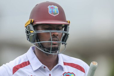 Batı Hint Adaları 'ndan Jason Holder, 20 Temmuz 2024' te İngiltere 'nin Trent Bridge, Nottingham, İngiltere' de Batı Hint Adaları 'na karşı oynadığı Rothesay Test Maçı' nda kalesini kaybettikten sonra sahadan ayrıldı.
