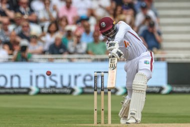 Batı Hint Adaları 'ndan Kevin Sinclair topu Rothesay Test Maçı' nda İngiltere 'nin Batı Hint Adaları' na karşı Trent Bridge, Nottingham, İngiltere, 20 Temmuz 2024 'te oynanan üçüncü maçında İngiltere' den Harry Brook 'un ellerine attı.