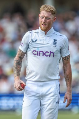İngiltere 'den Ben Stokes, 2. Rothesay Deneme Maçı' nda, İngiltere 'nin Batı Hint Adaları' na karşı Trent Bridge, Nottingham, İngiltere 'de ikinci gününde, 19 Temmuz 2024