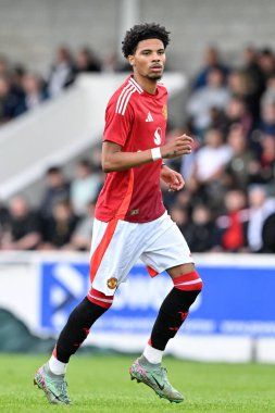 Manchester United takımından Ethan Williams 24 Temmuz 2024 'te Chester-Manchester United maçında Deva Stadyumu' nda karşı karşıya geldi.