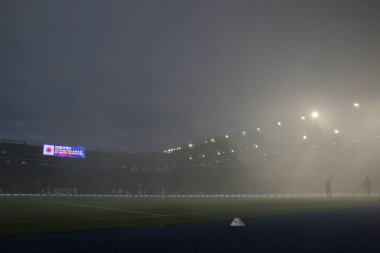 St.Andrews, Birmingham, Birleşik Krallık 'ta 24 Temmuz 2024' te oynanan Birmingham City-Rangers maçında çıkan duman yüzünden maç ertelendi.