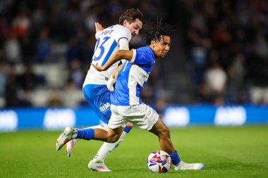 Birmingham City 'den Romelle Donovan, Birmingham City' nin 24 Temmuz 2024 'te St Andrews, Birmingham, Birmingham' da Rangers 'a karşı oynadığı ön sezon dostluk maçı sırasında iş başında.