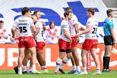 Salford Red Devils takımından Ryan Brierley 27 Temmuz 2024 'te Salford Community Stadyumu' nda oynanan Betfred Süper Lig 19. Maçı 'nda Salford Red Devils ile Castleford Tigers maçında Salford Red Devils' i 10-6 yenmeyi denemesini kutluyor.