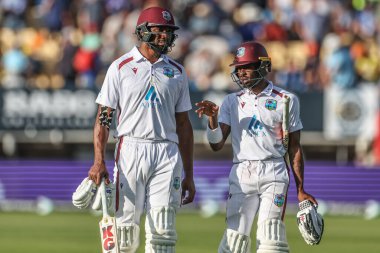 Batı Hint Adaları 'ndan Alick Athanaze ve Batı Hint Adaları' ndan Mikyle Louis, 27 Temmuz 2024 'te Birmingham, Birmingham, İngiltere' de oynanan Rothesay Test Maçı 'nın ikinci gününde sahadan çıkmıyorlar.