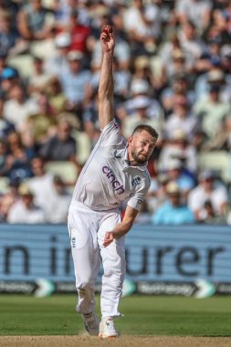 İngiltere 'den Gus Atkinson, 3. Rothesay Deneme Maçı' nda Batı Hint Adaları 'na karşı Edgbaston, Birmingham, Birleşik Krallık' ta 26 Temmuz 2024 'te oynanan karşılaşmada Batı Hint Adaları' ndan Jason Holder 'ı yendi.