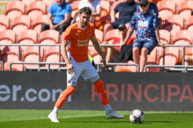 Blackpool 'dan James Husband, Blackpool' un 27 Temmuz 2024 'te Bloomfield Road, Blackpool' da oynanan Blackpool-Sunderland maçında maç yapıyor.
