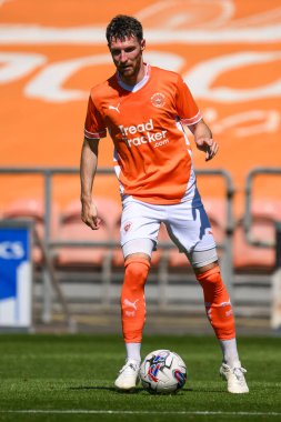 Blackpool 'dan James Husband, Blackpool' un 27 Temmuz 2024 'te Bloomfield Road, Blackpool' da oynanan Blackpool-Sunderland maçında maç yapıyor.