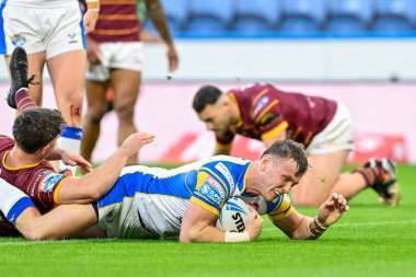Leeds Rhinos 'tan Harry Newman Betfred Süper Lig 19. Raundu' nda 6-10 Leeds Gergedanları 'na karşı Huddersfield Giants - Leeds Gergedan maçında John Smith' in Stadyumu, Huddersfield, Birleşik Krallık, 25 Temmuz 2024