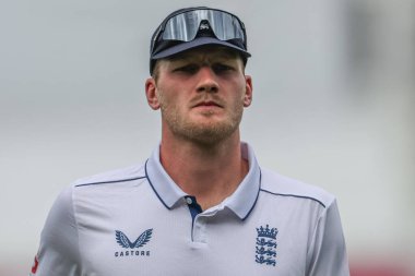 İngiltere 'den Dillon Pennington, İngiltere' nin Edgbaston, Birmingham, Birleşik Krallık 'ta oynadığı 1. Rothesay Deneme Maçı Maçı' nda birinci gün İngiltere ile Batı Hint Adaları karşı karşıya geldi.