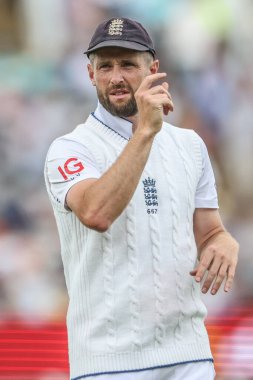 İngiltere 'den Chris Woakes, İngiltere' nin Edgbaston, Birmingham, Birleşik Krallık 'ta oynadığı 1. Rothesay Deneme Maçı' nda 1.