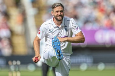 İngiltere 'den Chris Woakes, İngiltere' nin Edgbaston, Birmingham, Birleşik Krallık 'ta oynadığı 1. Rothesay Deneme Maçı' nda 1.
