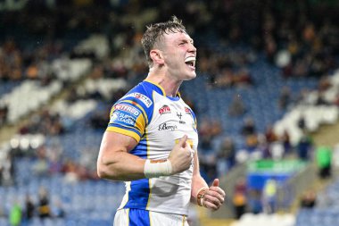 Leeds Rhinos takımından Harry Newman, 19. Betfred Süper Lig karşılaşmasında Huddersfield Giants ile Leeds Gergedan maçını John Smith 'in Stadyumu' nda 25 Temmuz 202 'de kutluyor.