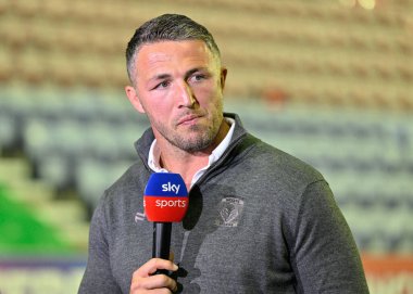 Sam Burgess Warrington Wolves 'un baş antrenörü, 26 Temmuz 2024' te İngiltere 'nin Wigan Stadyumu' nda oynanan 19. Wigan Warriors vs Warrington Wolves karşılaşmasında Sky Sports ile tam zamanlı olarak konuştu.