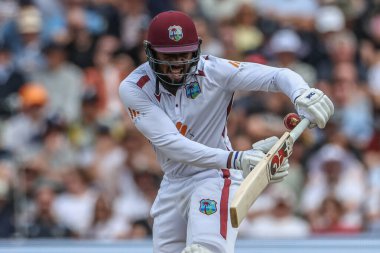 Batı Hint Adaları 'ndan Mikyle Louis, İngiltere' nin Edgbaston, Birmingham, Birleşik Krallık 'ta oynadığı 3. Rothesay Test Maçı 1.