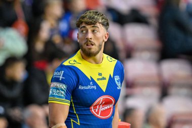 Warrington Wolves takımından Matty Ashton 19. Betfred Süper Lig karşılaşmasında Wigan Warriors 'a karşı Warrington Wolves, DW Stadyumu, Wigan, Birleşik Krallık, 26 Temmuz 2024