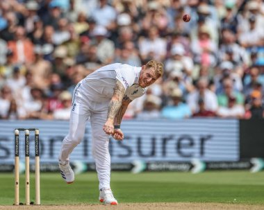 İngiltere 'den Ben Stokes, İngiltere' nin Edgbaston, Birmingham, Birleşik Krallık 'ta oynadığı 3. Rothesay Test Maçı 1.