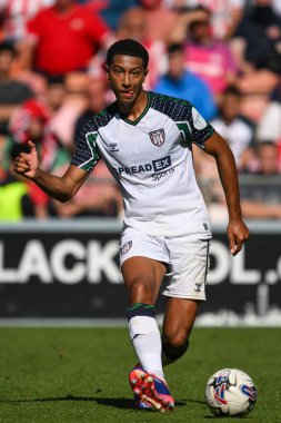 Sunderland 'dan Jobe Bellingham, Bloomfield Road, Blackpool' da Blackpool 'a karşı oynanan sezon öncesi dostluk maçı sırasında pas veriyor.