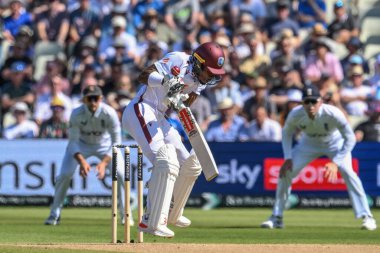 Batı Hint Adaları 'ndan Alick Athanaze, 23 Temmuz 2024' te İngiltere 'nin Edgbaston, Birmingham, Birleşik Krallık' ta Batı Hint Adaları 'na karşı oynadığı 3. Rothesay Test Maçı' nda İngiltere Mark Wood 'dan bir teslimat ile omzundan vuruldu.