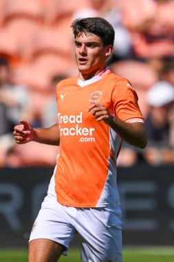Blackpool 'dan Rob Apter, Blackpool' a karşı Blackpool vs Sunderland maçında, Bloomfield Road, Blackpool, Birleşik Krallık, 27 Temmuz 2024