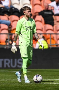 Blackpool 'dan Daniel Grimshaw 27 Temmuz 2024' te Bloomfield Road, Blackpool, İngiltere 'de Blackpool' a karşı oynanan ön sezon dostluk maçı sırasında hareket halindeydi.