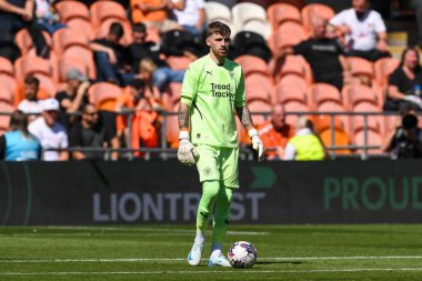 Blackpool 'dan Daniel Grimshaw 27 Temmuz 2024' te Bloomfield Road, Blackpool, İngiltere 'de Blackpool' a karşı oynanan ön sezon dostluk maçı sırasında hareket halindeydi.