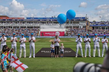 Bob Williss 'in eşi Rothesay Test Maçı' nın ikinci gününde İngiltere - Batı Hint Adaları maçı Edgbaston, Birmingham, Birleşik Krallık, 27 Temmuz 2024