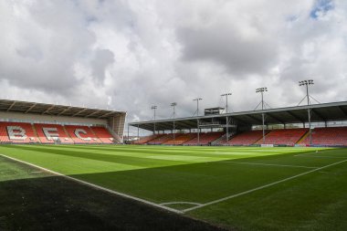 Bloomfield Road 'un içinde, Blackpool' un evi Blackpool 'un, sezon öncesi dostluk maçı öncesinde Bloomfield Road, Blackpool, 27 Temmuz 2024' te Blackpool 'da Blackpool' a karşı oynadığı maçın genel bir görüntüsü.