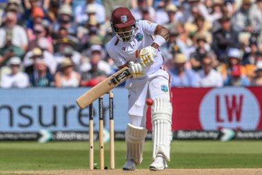 Batı Hint Adaları 'ndan Kavem Hodge atış yapmaya çalışsa da, 28 Temmuz 2024' te İngiltere, Birmingham, İngiltere 'de Batı Hint Adaları' na karşı 3. Rothesay Deneme Maçı 'nda ıskaladı.