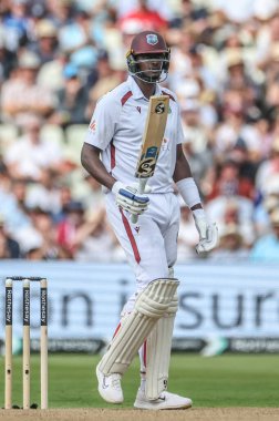 Batı Hint Adaları 'ndan Jason Holder, İngiltere' nin Edgbaston, Birmingham, İngiltere 'de oynadığı 3. Rothesay Test Maçı' nda (50 koşu) yarım yüzyıl (50 koşu) kutluyor.