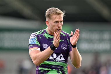 Rowan Milnes of Castleford Tigers encourages during the Betfred Super League Round 19 match Salford Red Devils vs Castleford Tigers at Salford Community Stadium, Eccles, United Kingdom, 27th July 2024