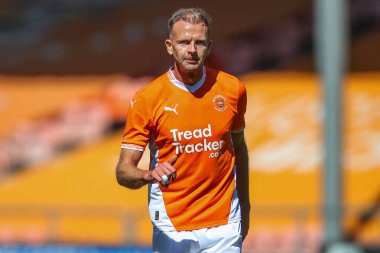 Blackpool 'dan Jordan Rhodes, Blackpool' a karşı Blackpool, Blackpool Road 'da oynanan ön sezon dostluk maçı sırasında, 27 Temmuz 2024