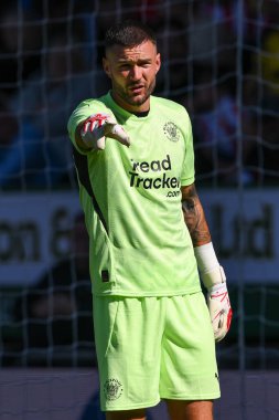 Blackpool 'dan Richard O' Donnell takım talimatlarını 27 Temmuz 2024 'te Bloomfield Road, Blackpool, İngiltere' de oynanan Blackpool-Sunderland maçında veriyor.