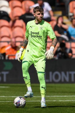 Blackpool 'dan Daniel Grimshaw 27 Temmuz 2024' te Bloomfield Road, Blackpool, İngiltere 'de Blackpool' a karşı oynanan ön sezon dostluk maçı sırasında hareket halindeydi.