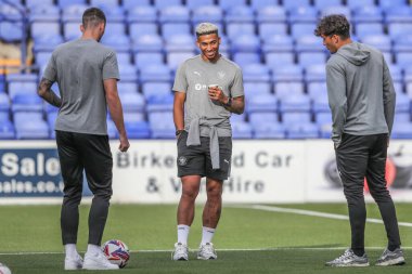 Blackpool 'dan Jordan Gabriel, 30 Temmuz 2024' te İngiltere 'nin Birkenhead kentindeki Prenton Park' ta oynanan Tranmere Rovers - Blackpool ön sezon dostluk maçı sırasında geldi.