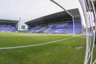 Prenton Park 'ın 30 Temmuz 2024' te İngiltere 'nin Birkenhead kentindeki Prenton Park' ta oynanan Tranmere Rovers-Blackpool maçındaki genel görüntüsü.