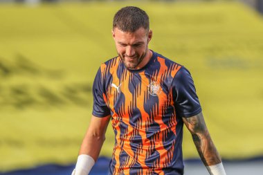Blackpool 'dan Rich O Donnell, 30 Temmuz 2024' te İngiltere, Birkenhead 'deki Prenton Park' ta oynanan sezon öncesi dostluk maçı sırasındaki ısınma turunda