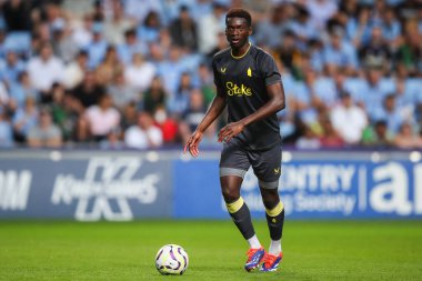 Everton 'dan Tim Iroegbunam, Coventry City, Coventry Building Society Arena, İngiltere' de 30 Temmuz 2024 tarihinde Everton 'a karşı oynadığı sezon öncesi dostluk maçında