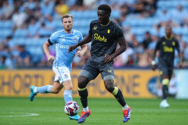 Everton 'dan Tim Iroegbunam, Coventry City, Coventry Building Society Arena, İngiltere' de 30 Temmuz 2024 tarihinde Everton 'a karşı oynadığı sezon öncesi dostluk maçında