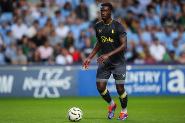 Everton 'dan Tim Iroegbunam, Coventry City, Coventry Building Society Arena, İngiltere' de 30 Temmuz 2024 tarihinde Everton 'a karşı oynadığı sezon öncesi dostluk maçında